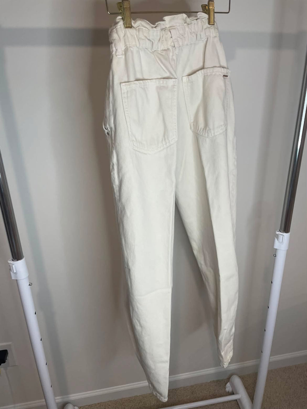 Pantalón Zara beige